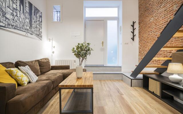M (MPE35) Apartamento dúplex con patio