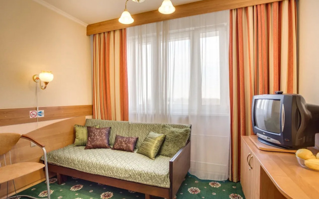 #513 OREKHOVO APARTMENTS with shared bathroom