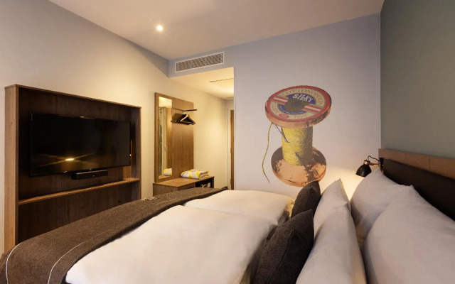 Holiday Inn - the niu, Loom Manchester North by IHG