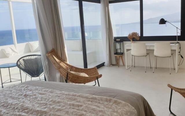 Home2Book Panoramic Sea Views Loft, Wifi