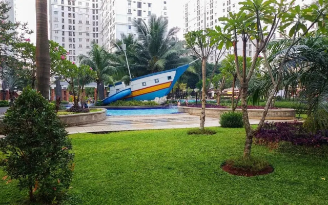 Warm And Cozy 2Br At Green Palace Kalibata Apartment