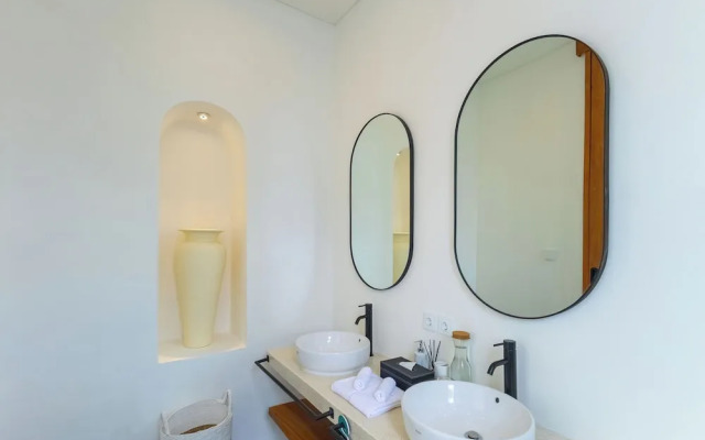 Villa Kalia 4BR Private Villa in Berawa