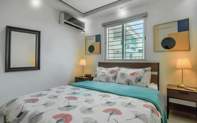 Oceanfront Condo in Ave. España Sleeps 8