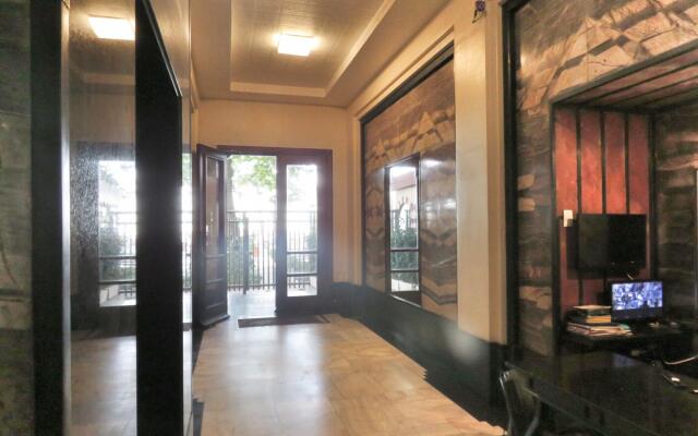 Pineapples ATL702 | Copacabana beach view