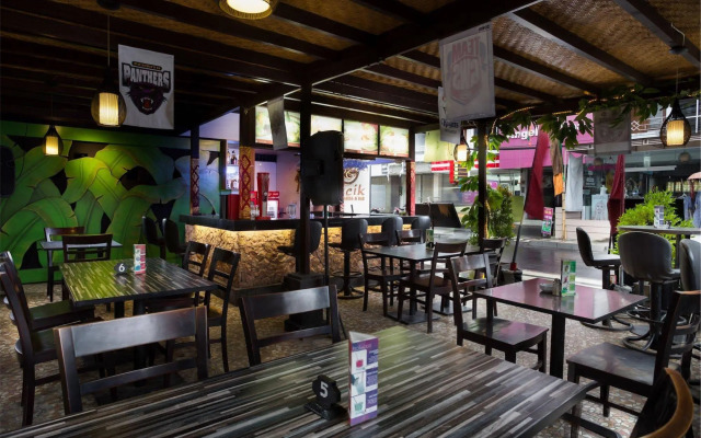 RedDoorz near Seminyak Beach