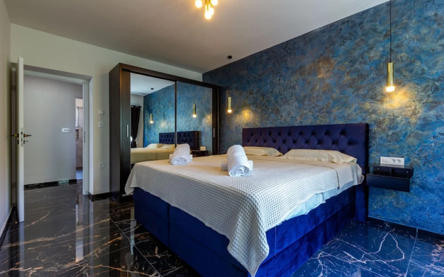 Luxury Hedone Apartment with Private SPA Zone