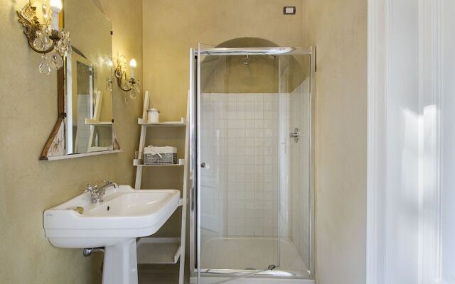 White Lilac romantic B&B adults only