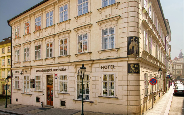 Hotel Three Storks