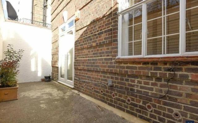 2 Bedroom Apartment just off Kings Road