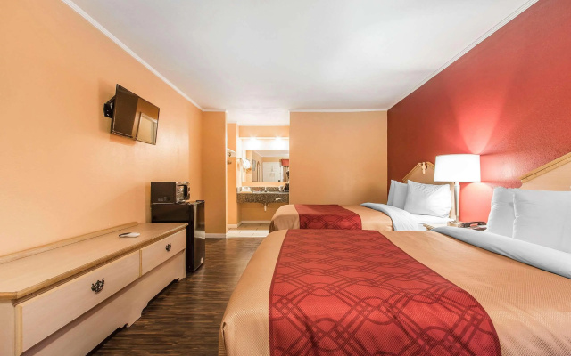 Econo Lodge Cornersville I-65