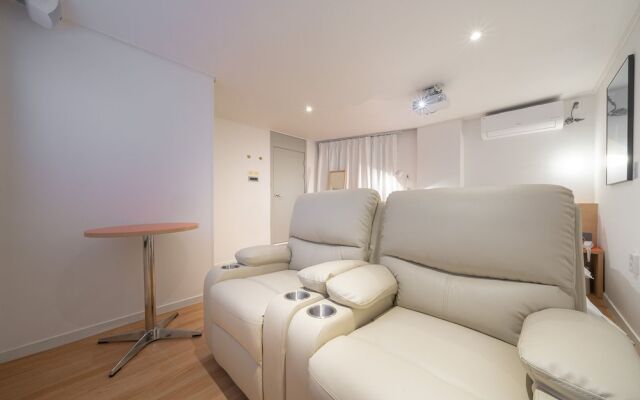 Aank Hotel Guri