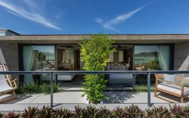 Gamay 3-bedroom Villa With Beach Access