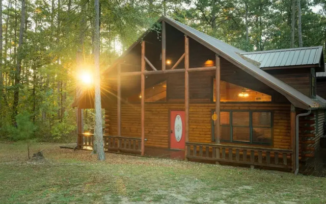 Serenity Forest Cabin With Private Hot Tub and Grill on the Back Deck by Redawning