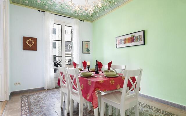 Luxury apartment in central Barcelona