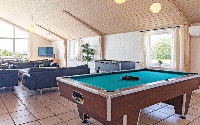 20 Person Holiday Home in Vinderup-by Traum