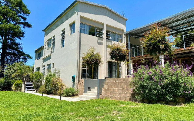 96 Meent Guest House