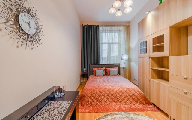 DeRent Aparts (ДеРент Апартс) на набережной реки Мойки 6