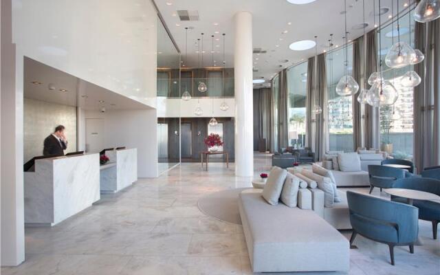 Venit + Mio Barra Hotel