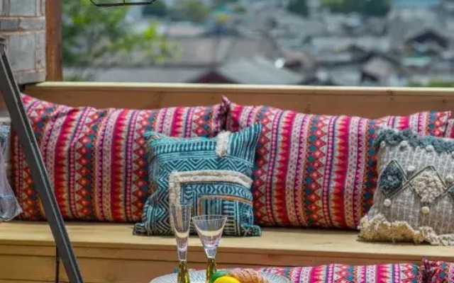 Boyinwan Inn (Lijiang Yishan)