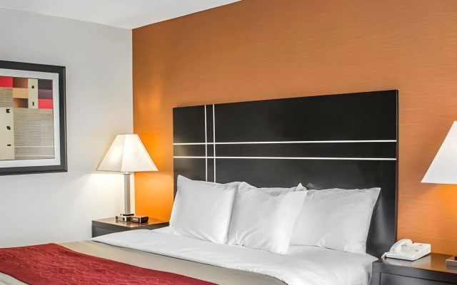 Howard Johnson by Wyndham Columbus State Fairgrounds I-71