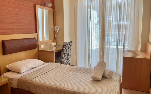 Hotel Flisvos