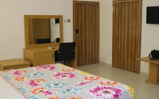 Roses Regency Hotel and Suites