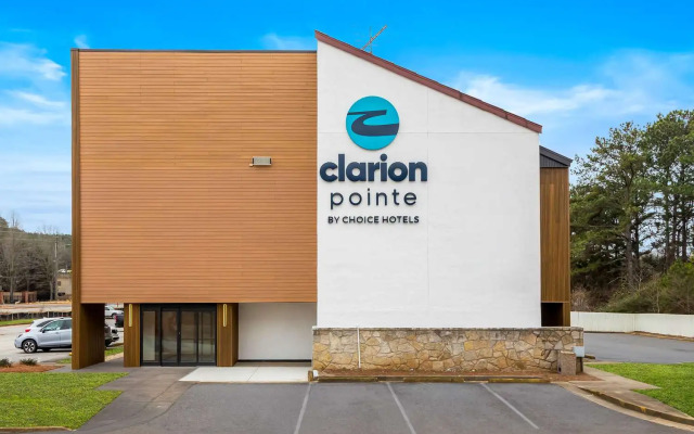 Clarion Pointe Kennesaw Town Center