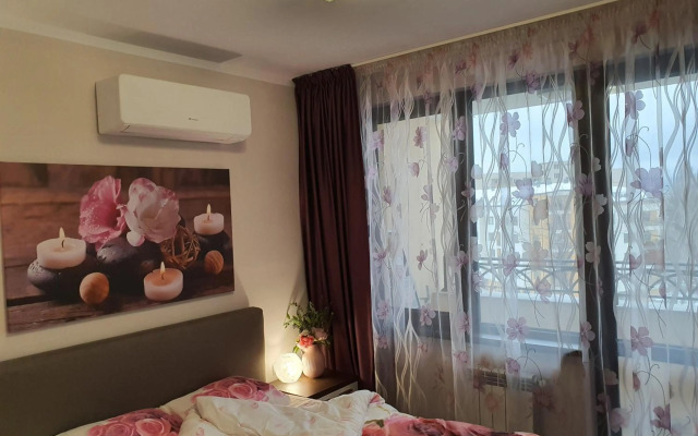 Boutique Apartment with Free Parking