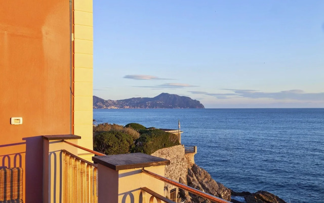 Sea Sound Apartment with Terrace