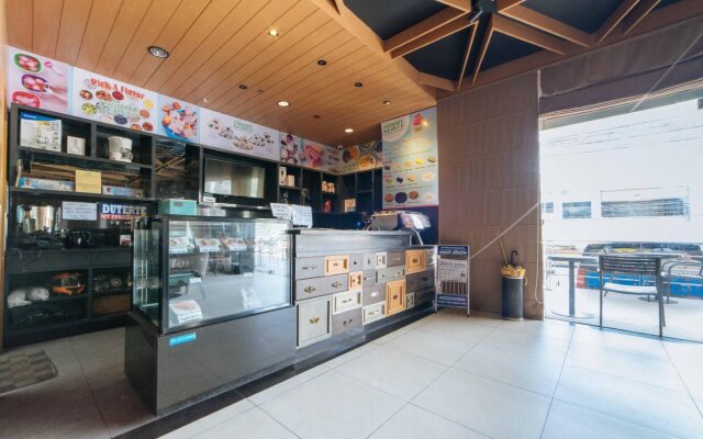 RedDoorz Premium @ West Avenue Quezon City