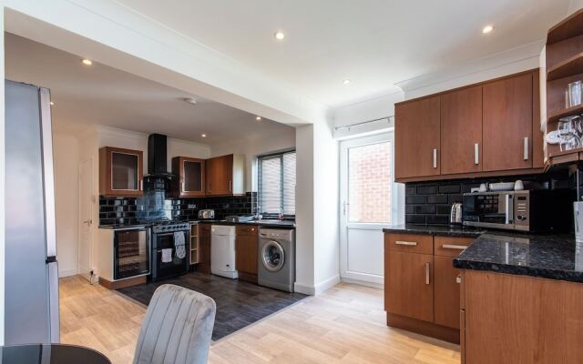 Bramcote House