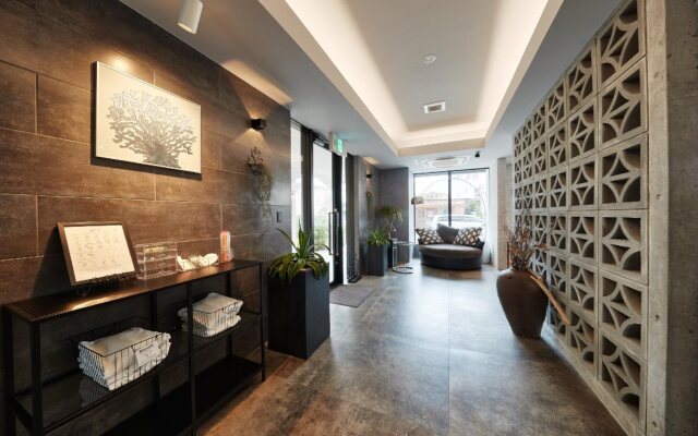 Hotel 385