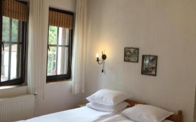 Toni's Guest House