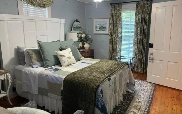 Yellow Daisy Bed and Breakfast