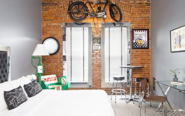 Retro Suites Hotel