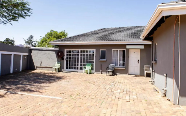A1 Airport Lodge