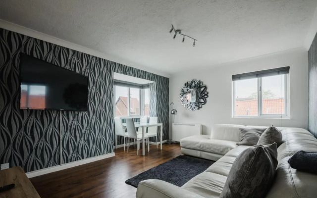 Hullidays - 'Old School Penthouse' Trinity Square