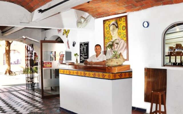 Hotel Plaza Conejo