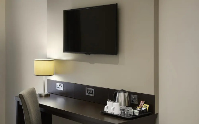 Premier Inn Milton Keynes - Willen Lake