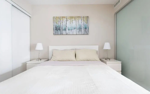 World Wide Stays Suite - CN Tower