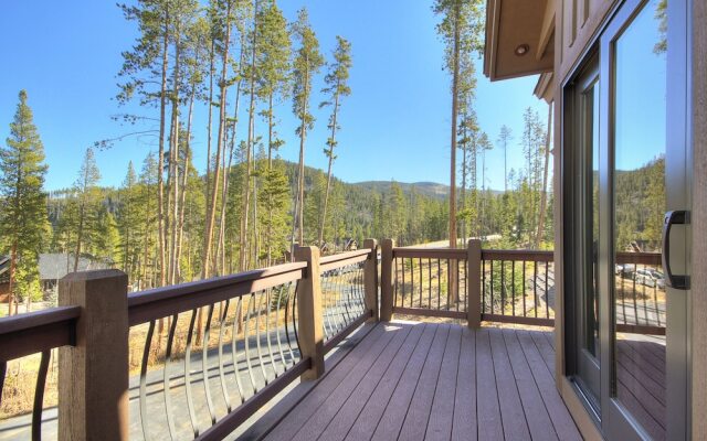 Highlands Trail House 5 Bedroom Home by RedAwning