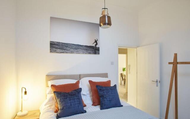 The Surfer's Loft Apartment