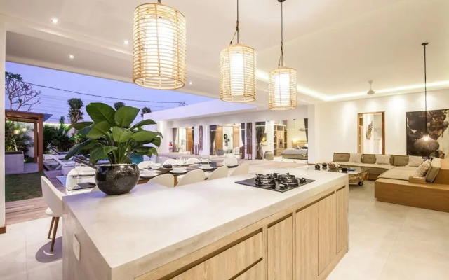 Niko 2 R New Villa Close to Finns Beach Club