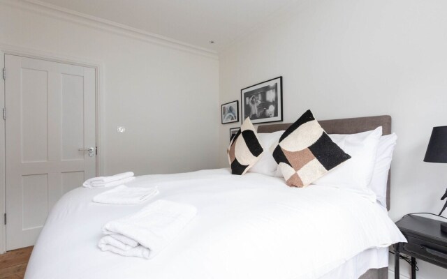 Stylish 2 Bedroom Apartment Near Oxford Street