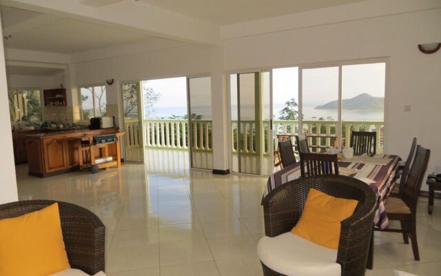 Villa With 2 Bedrooms in Victoria, With Wonderful sea View, Enclosed G