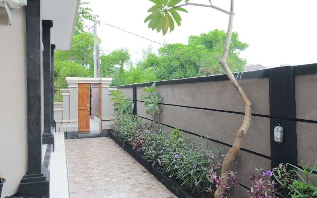 Airy Sunset Road Pura Mertasari Empat 7 Kuta Bali