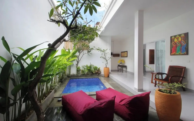 Bougainvillea Villa Seminyak by Parigata