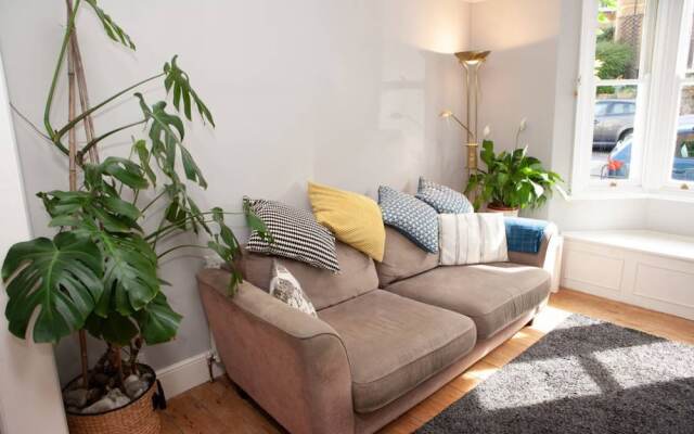 Splendid 3 Bedroom House Near Roman Bath