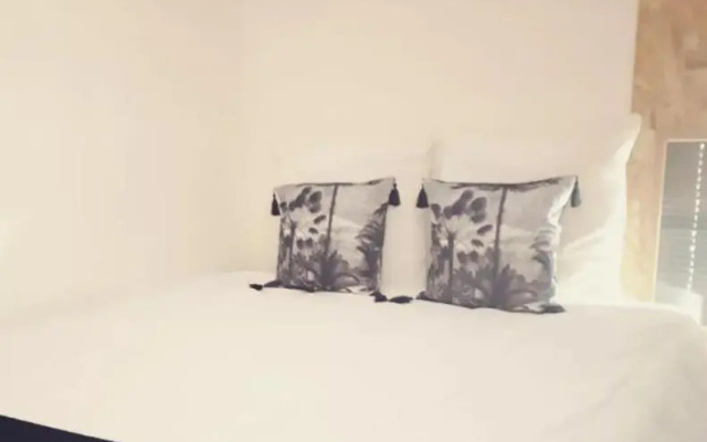 Chez Mr Léon et Mme Léontine