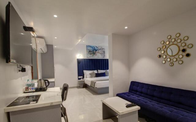 OYO 9517 Hotel Sunheads